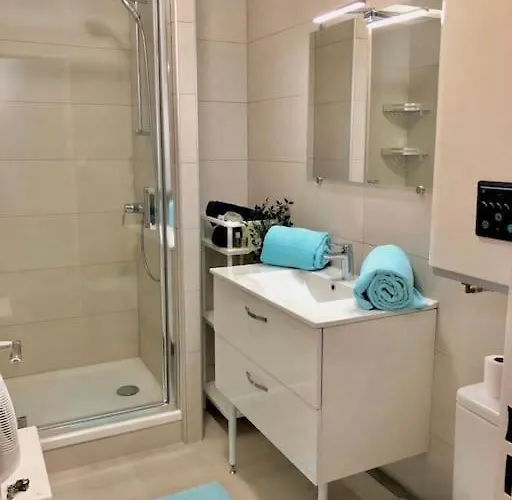 Le Brusc. Design, Parking, Wifi & Double Vue! Apartmán