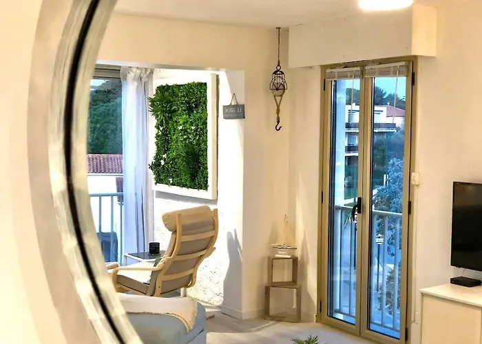 Le Brusc. Design, Parking, Wifi & Double Vue! Apartmán