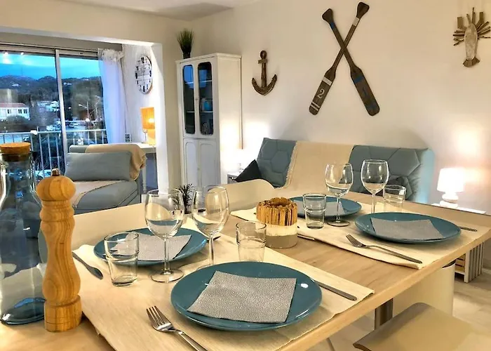 Apartmán Le Brusc. Design, Parking, Wifi & Double Vue!