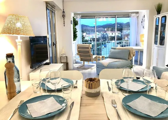 Apartmán Le Brusc. Design, Parking, Wifi & Double Vue! *